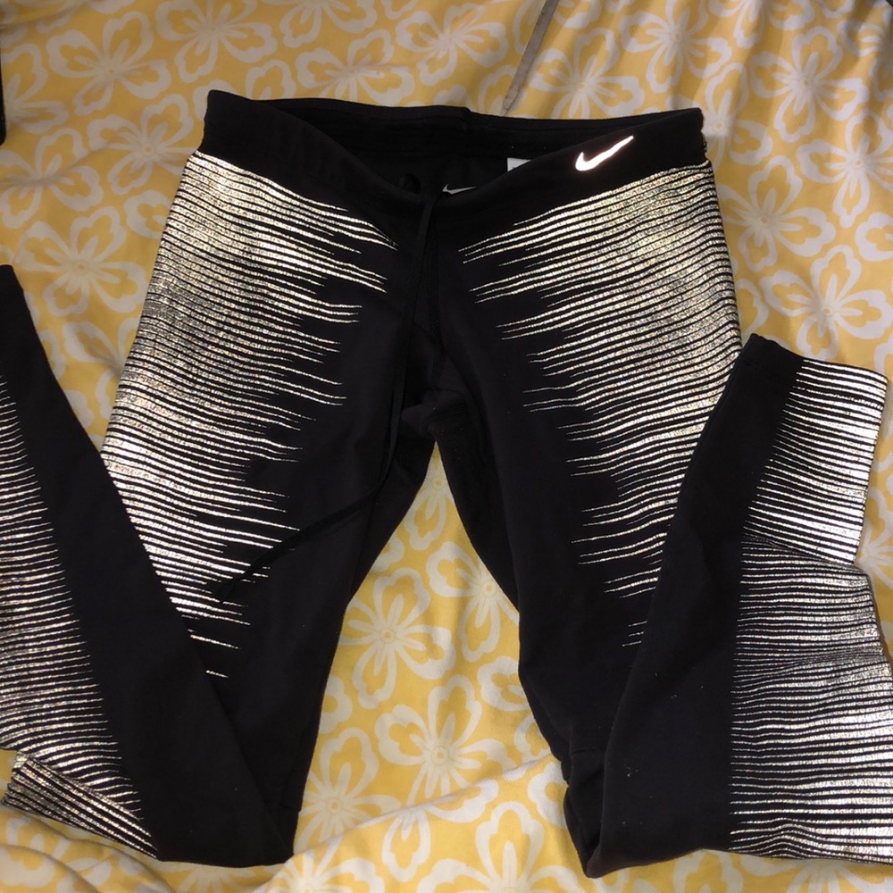 Nike reflective legging! ⭐️⭐️